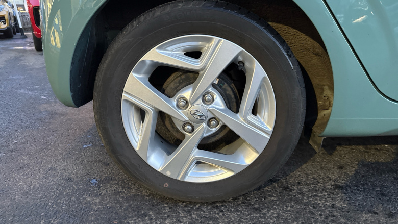 Hyundai i10 1.0 MPi SE Connect 5dr Petrol Hatchback